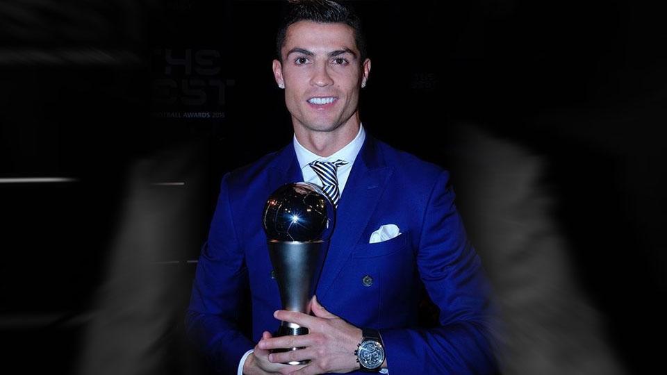 Rio Ferdinand menyebut Cristiano Ronaldo sebagai pemain tukang pamer skill saat datang ke Manchester United. - INDOSPORT